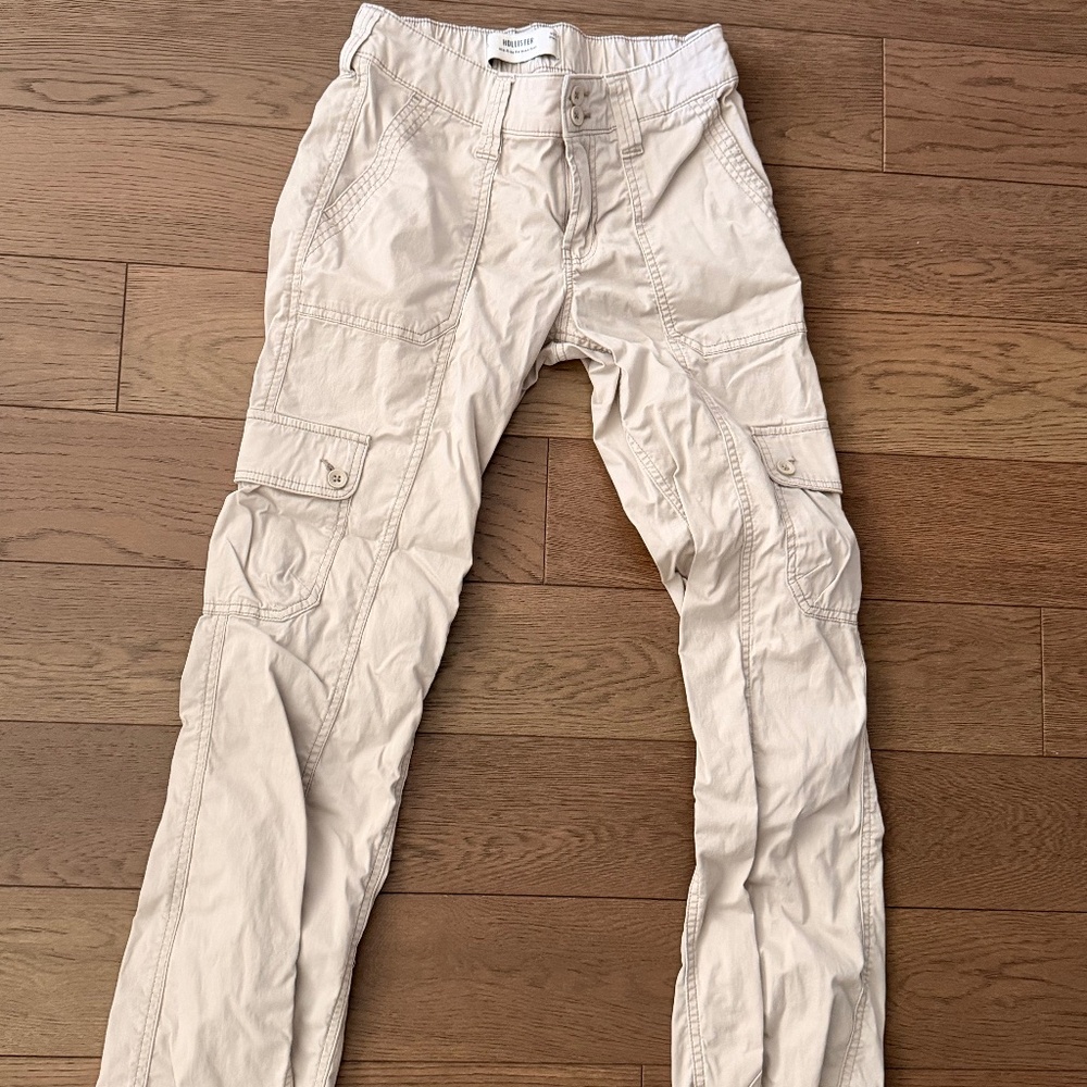 Hollister Cargo Pant- Beige / Cream